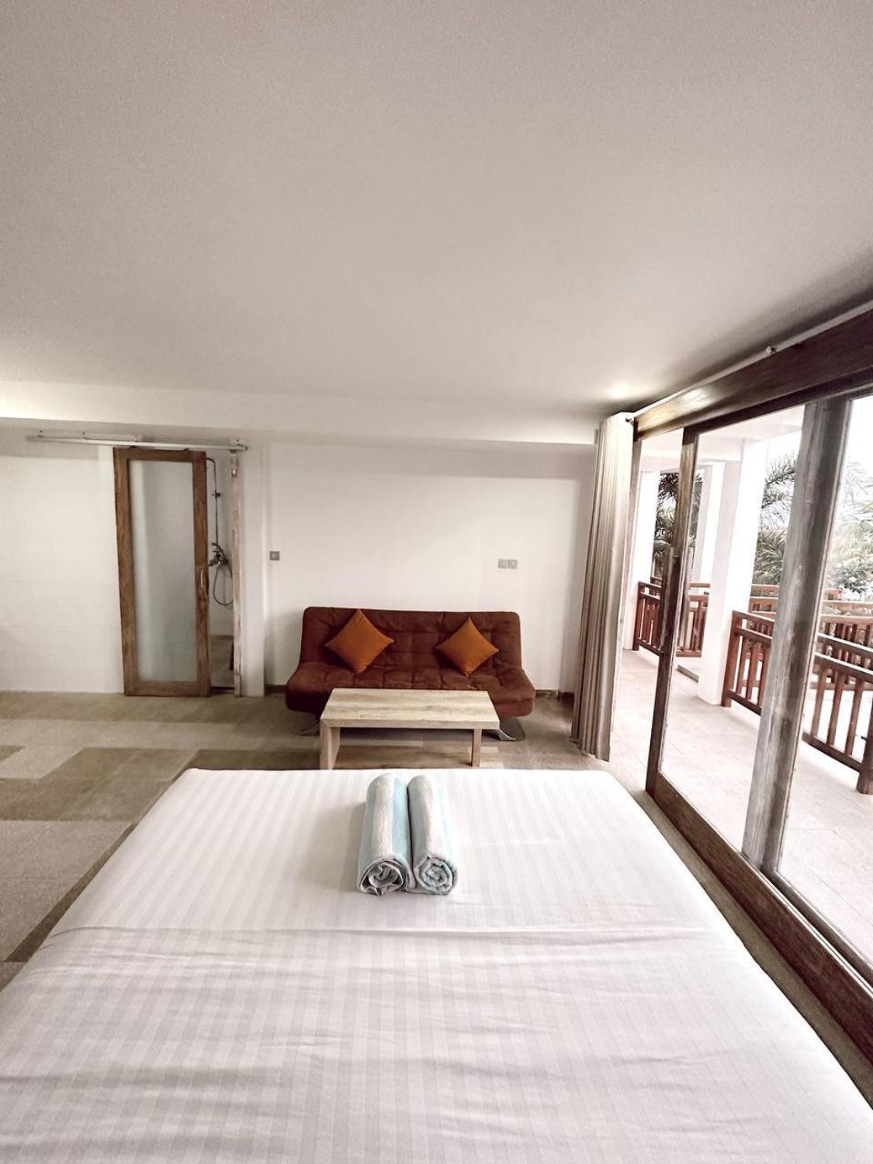 HI5 Kuta Hotel Kuta  Ruang foto